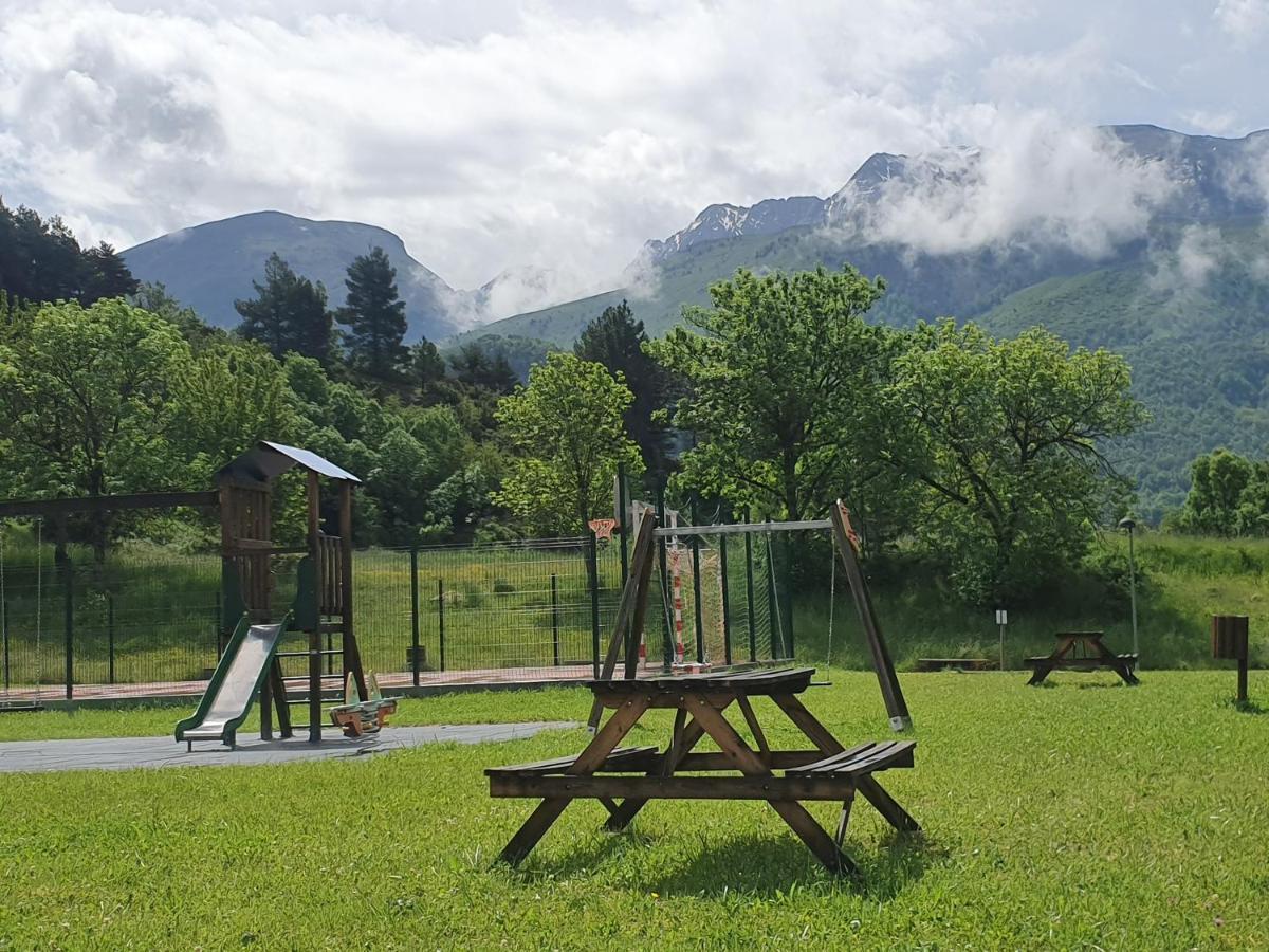 Pena Sabocos II Apartamento Turistico Panticosa Eksteriør billede